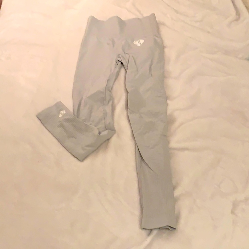 Women’s Best gray leggings